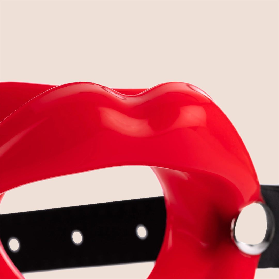 Sex & Mischief Silicone Lips Mouth Gag | adjustable & breathable
