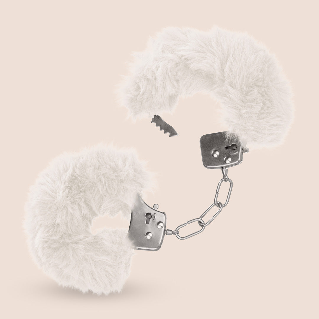 Ultra Fluffy Furry Cuffs | fluffy handcuffs