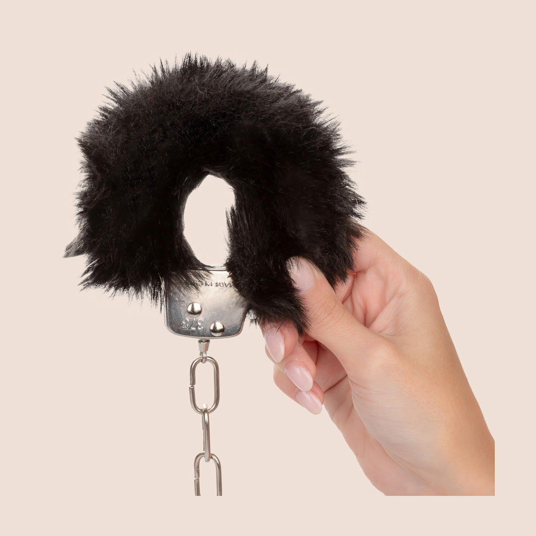 Ultra Fluffy Furry Cuffs | fluffy handcuffs