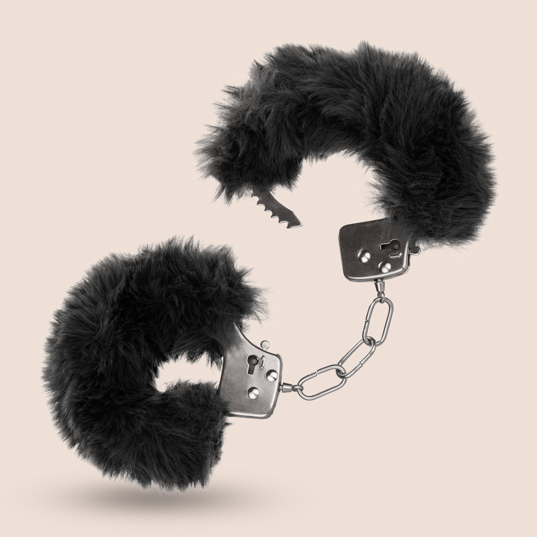 Ultra Fluffy Furry Cuffs | fluffy handcuffs