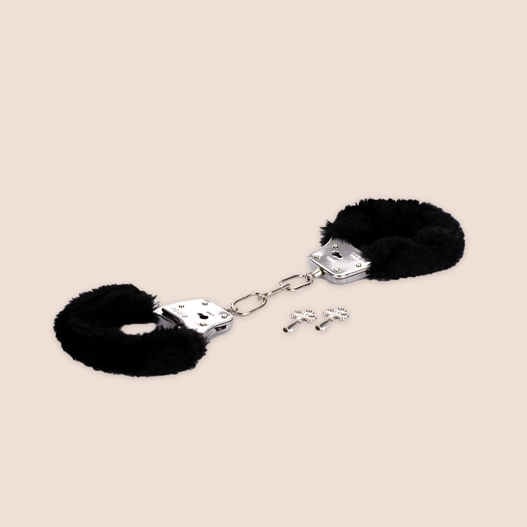 Sex & Mischief Black Furry Handcuffs | nickel-free metal